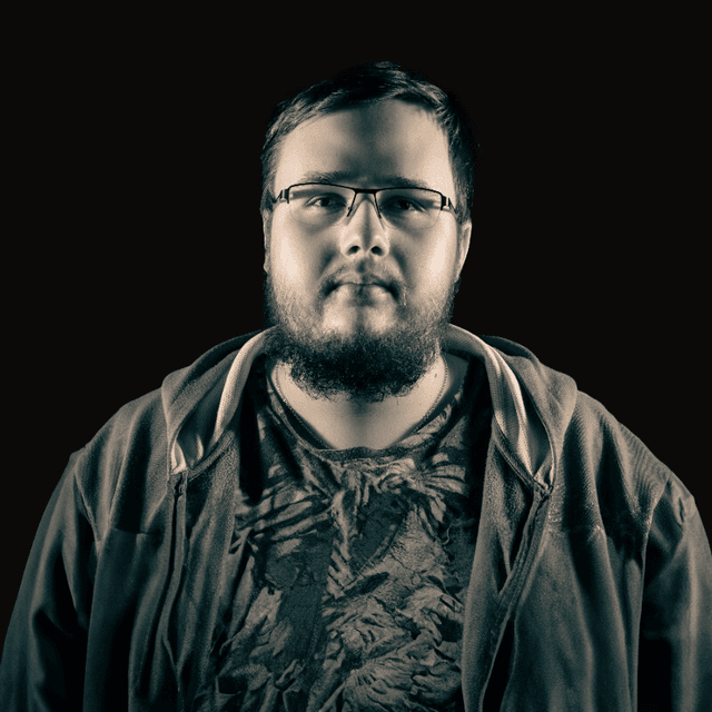 Portrait photo of me, the developer